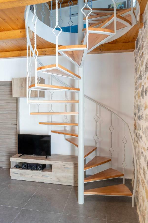 Marilena Natural Stone House, By Hellocrete Pigi  Exterior photo